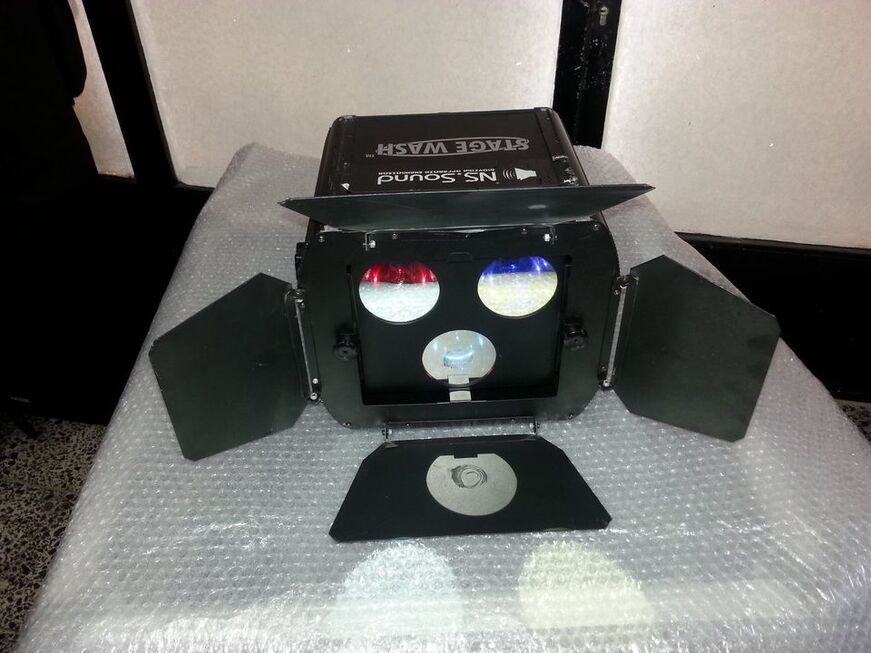 Φωτιστικό DMX RGB